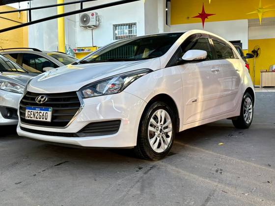 HYUNDAI HB20 1.6 COMFORT PLUS 16V FLEX 4P MANUAL HYUNDAI HB20 1.6 COMFORT PLUS 16V FLEX 4P MANUAL